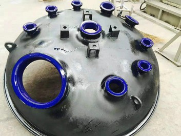 搪玻璃反應釜現(xiàn)場