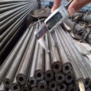 龍金精密無(wú)縫鋼管廠